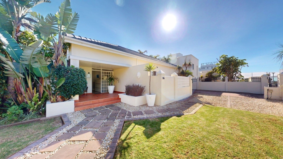 8 Bedroom Property for Sale in Summerstrand Eastern Cape